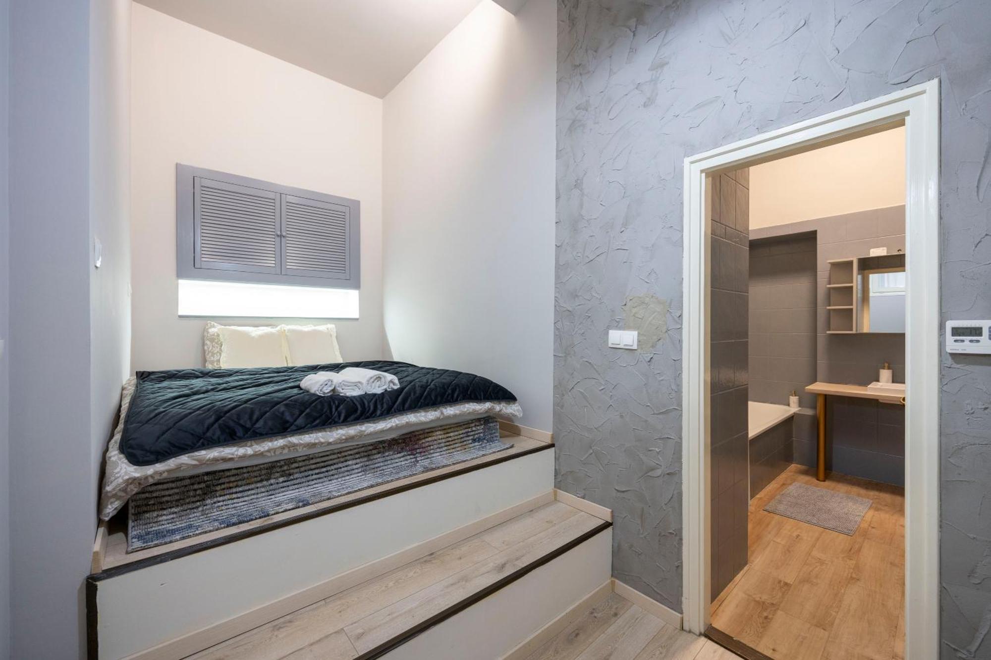 Hidden Gem With Terrace On The Andrassy Fashion Road Apartment Budapest Exterior photo